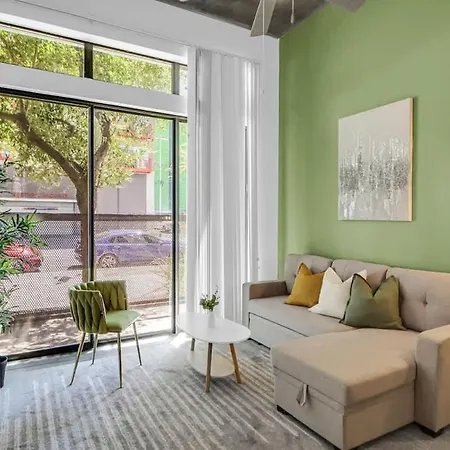 Centric 2BR In HEART of DTPHX Free Parking & Pool Appartement